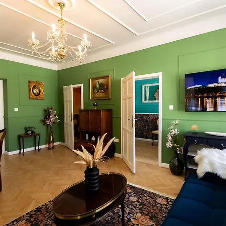 New, Stylish And Spacious Apartament