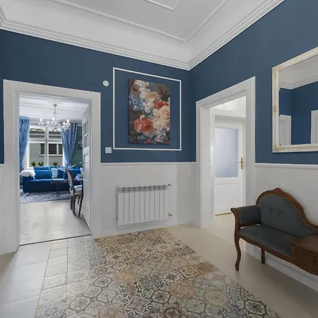 New, Stylish&spacious Apartamento Bratislava