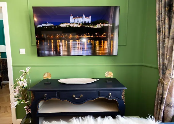 New, Stylish And Spacious Bratislava